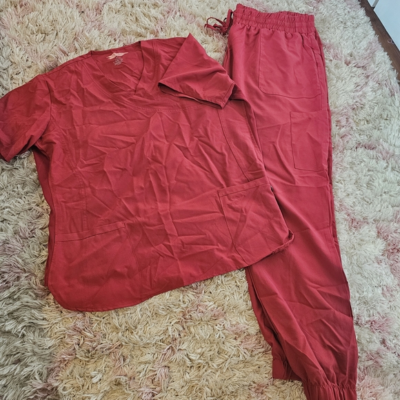 Red Scrub Set - Picture 1 of 9